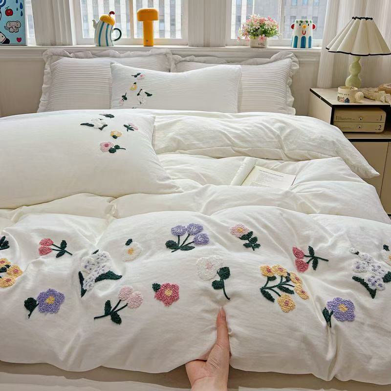 Aesthetic Floral Duvet Cover - Estetik Çiçek Desenli Nakışlı Yatak Örtüsü,